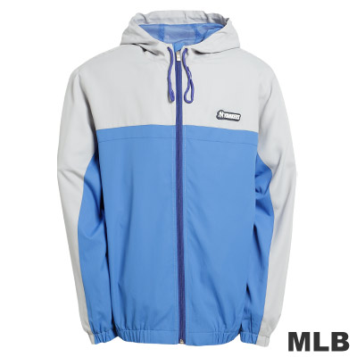 胸前紐約洋基隊logo徽章防風材質、抵擋寒風帽子拉繩調整帽圍