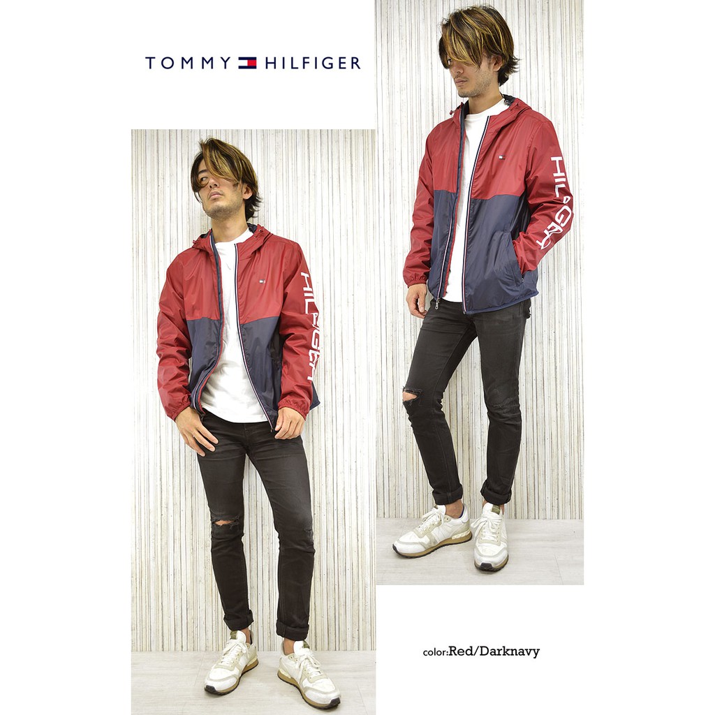 材質成分: 聚酯纖維類型: 防風外套貨號: 158AN416品牌: Tommy hilfiger主要颜色: 紅色+深藍色*重要*下標前請先詢問現貨 *本賣場商品皆為100%正品**商品皆為美版, 尺寸會偏大, 下標前請先詢問尺寸, 或參考賣場尺寸表**賣場商品有預購款, 下標前請先詢問*PS:鑑賞期非試用期/鑑賞期非試用期/鑑賞期非試用期/(須保持商品包裝完整性),若商品經發現因有使用痕跡,而造成會影響二次銷售之情形,一律無法申請退換貨喔!若商品外包裝及內包裝因拆封而損毀,本賣場將酌收商品整理工本費用20~100元,請體諒商家辛苦經營以及下個消費者的權益,感謝您喔!若無法同意者及請勿下標 !!!PS :商品退換貨以及換尺碼,須 (保持商品完整性, 須保持商品完整性, 須保持商品完整性) , 吊牌紙卡亦須完整,所有商品不可沾有會影響2次銷售之特殊氣味及污漬喔,感謝您的配合喔 !