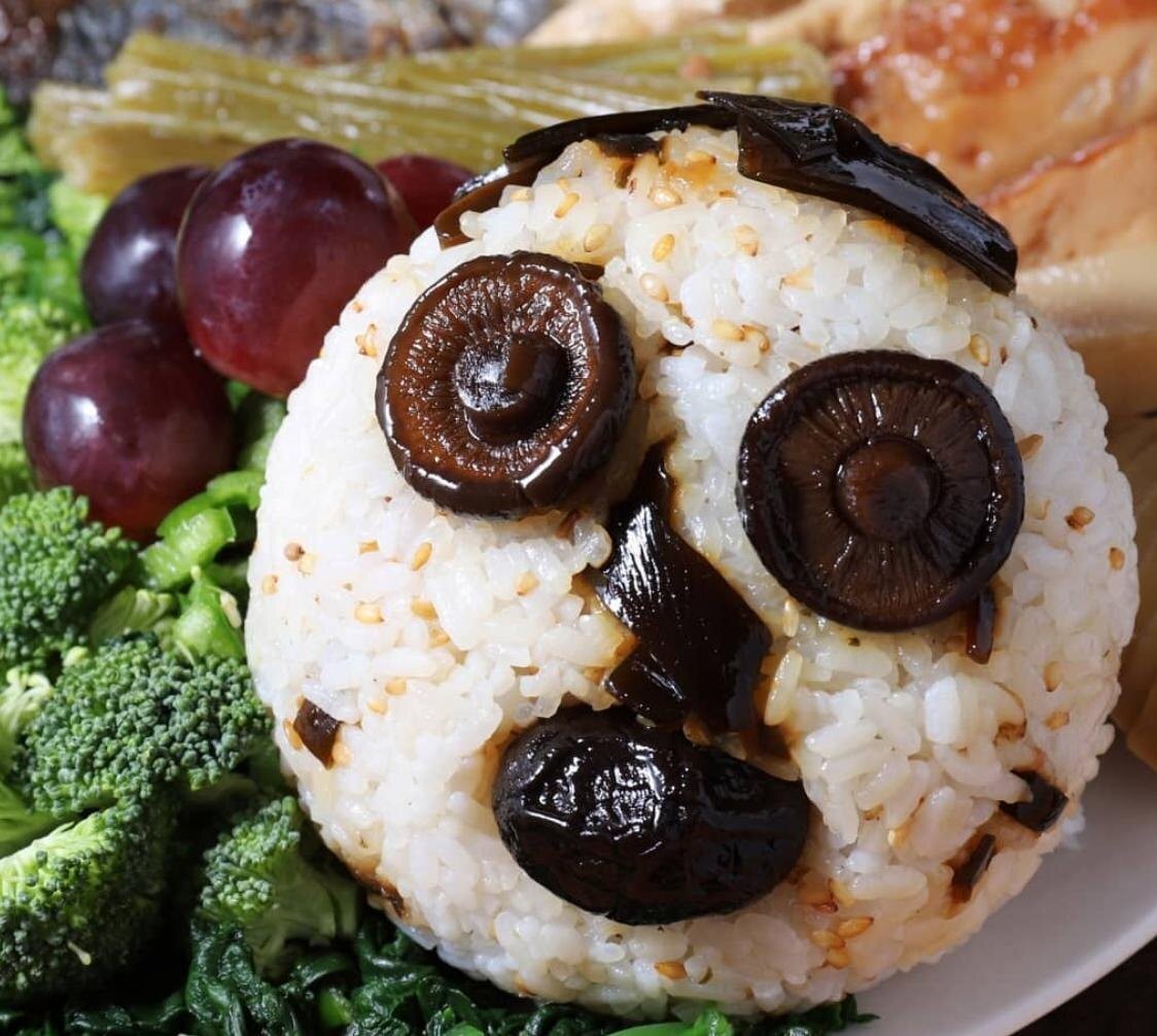 漫画 魚とうさぎのやりとりがシュールで笑える ツッコミ不在の 魚の4コマ に注目