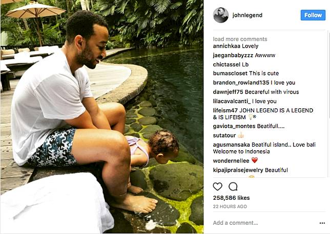 Deretan Foto Liburan Chrissy Teigen dan John Legend Liburan di Bali! Termasuk Saat Pakai Busana Adat