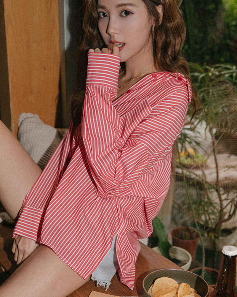 前大口袋/舒適棉布面料商品長度/適中商品版型/寬鬆商品厚薄/適中商品彈性/無*深色布料因穿著時接觸人體溫度及洗滌後有脫色及染劑移染狀況，第一次下水脫色為正常現象。*棉/麻為天然纖維的面料，因吸濕性較一