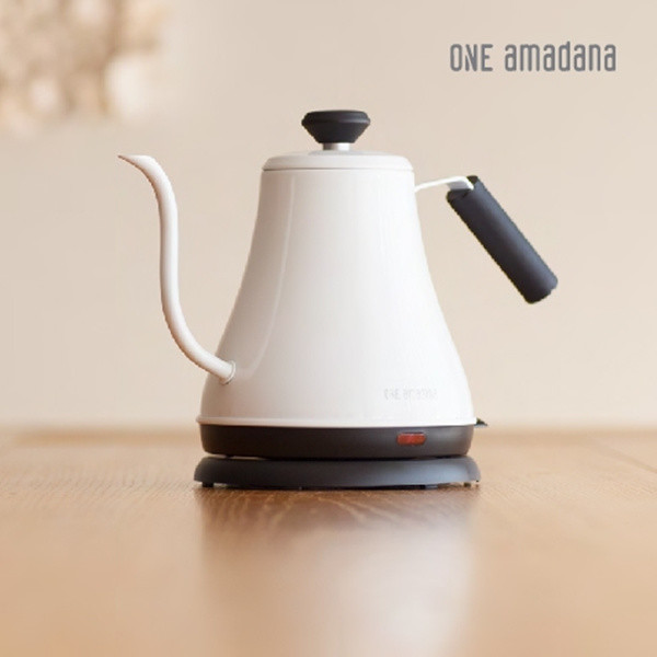 英國Strix製造自動控溫器 食品級304不銹鋼內膽把關安全 4分快速沸騰 | 800毫升大容量 特殊流線型壺嘴設計 穩定注水