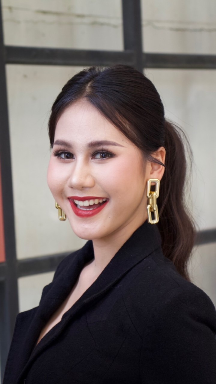 พราวธิดา
