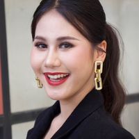 พราวธิดา