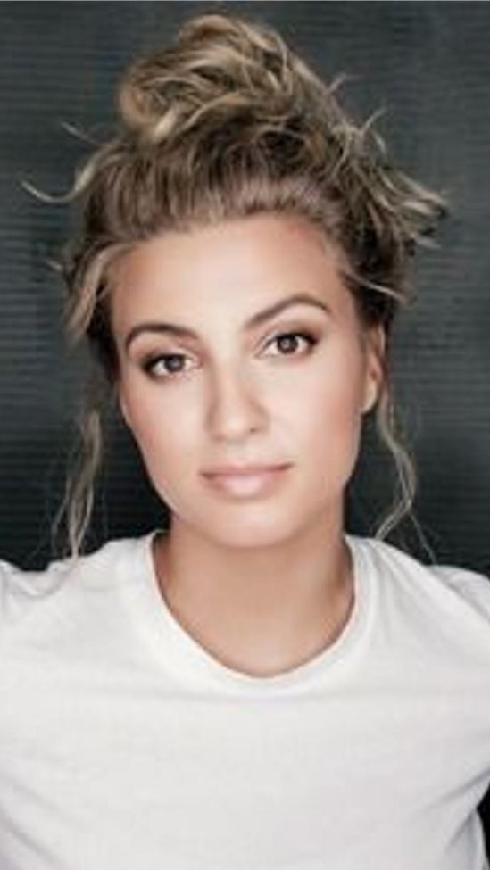 คลับ Tori Kelly