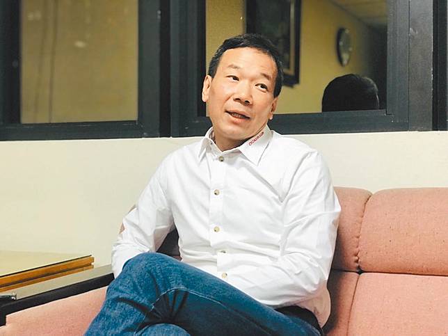 自稱郭董盟軍 鍾小平被郭辦打臉