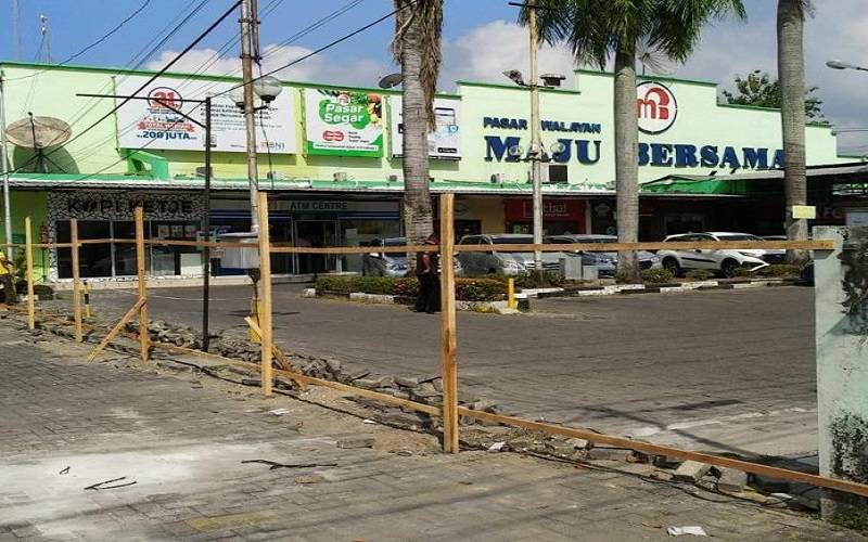 Rusak Areal Parkir Swalayan Maju Bersama 3 Pelaku Ditangkap Polsek Medan Barat Inews Id Line Today