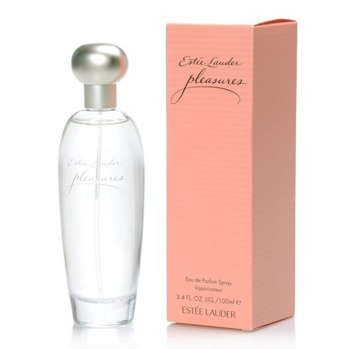 新時代女性香氛飄散著清雅的花香，沈浸在歡欣愉悅中，喚起甜蜜的記憶。