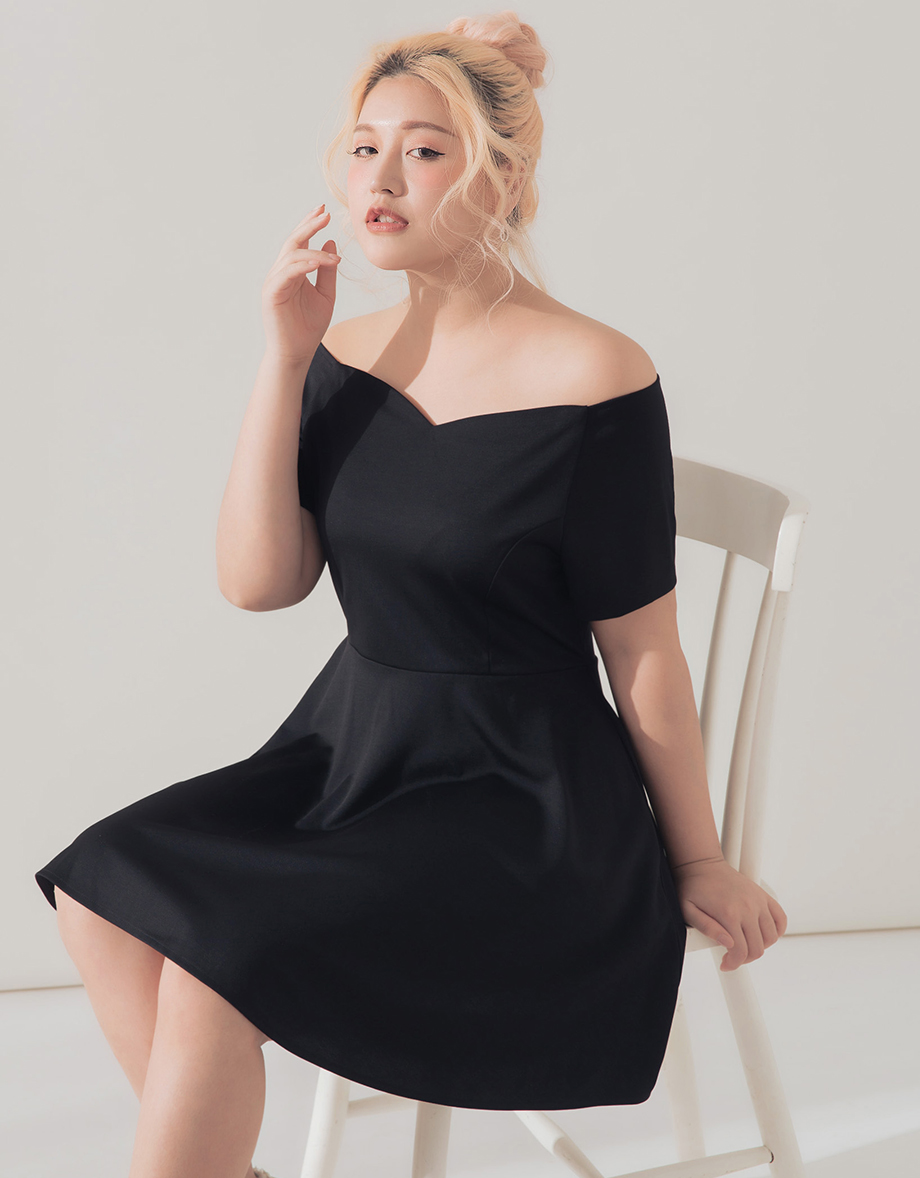 AIR SPACE 桃心領平口傘擺洋裝