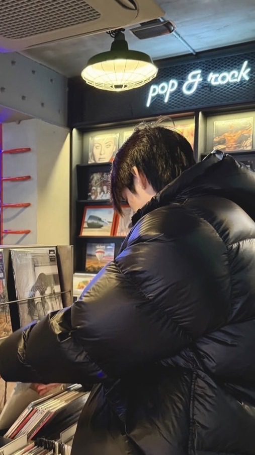 หลังไมค์คับเฮีย