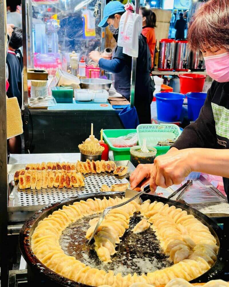 台南夜市美食 武聖夜市美食 豬小弟鍋貼煎餃