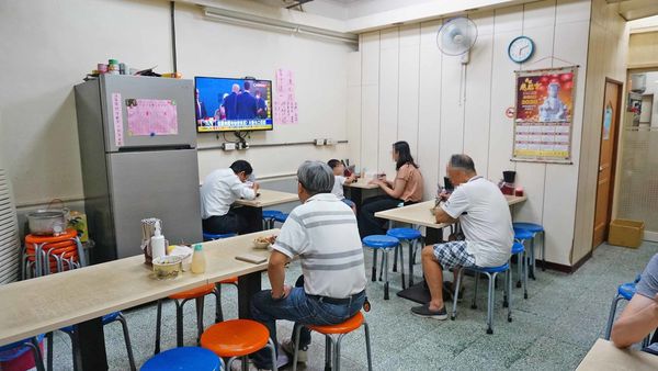 【台北美食】阿三汕頭牛肉麵-湯頭一極棒的超小份量牛肉麵店