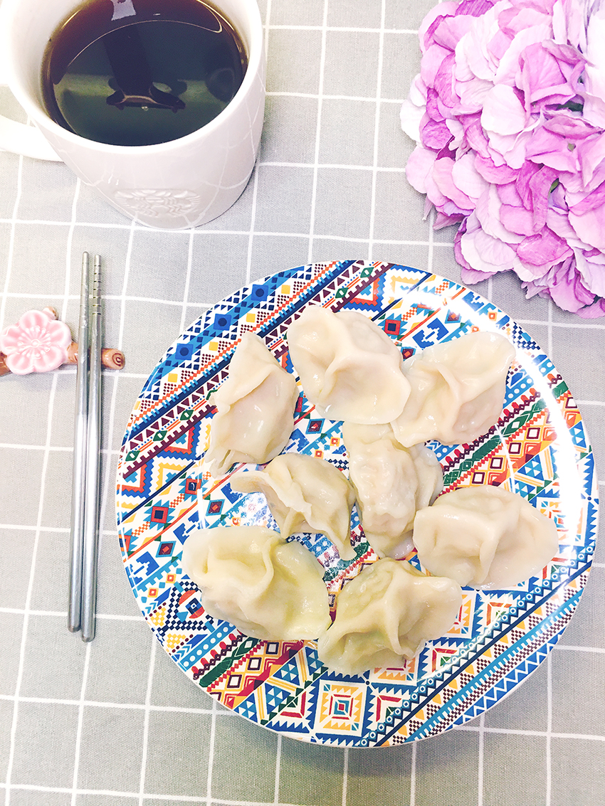 真愛老爹冷凍水餃,我不是他媽媽,冷凍水餃推薦,新芳園冠軍醬油,酸菜白肉水餃, 九層塔水餃,高麗菜水餃推薦,宅配美食,冷凍水餃推薦,手工水餃推薦