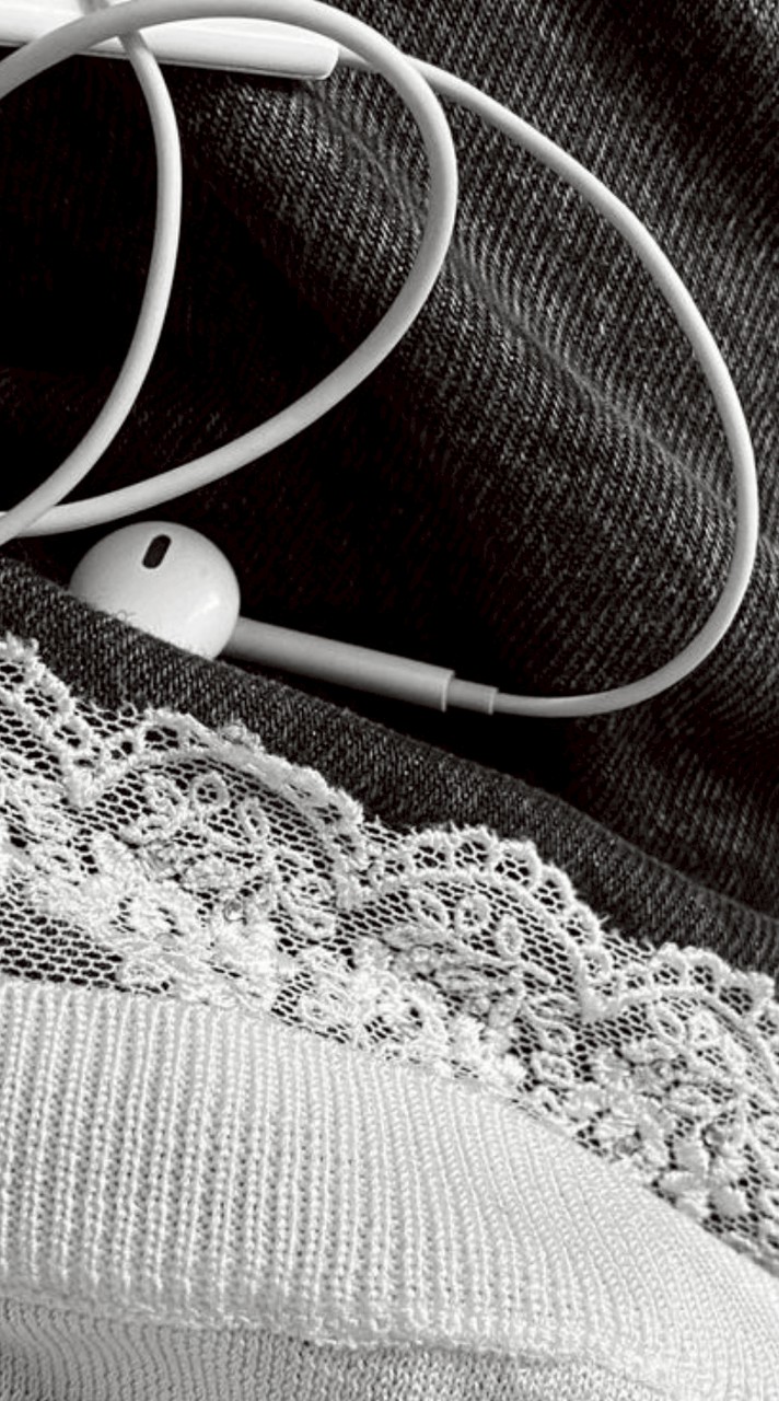 ⠀ 𐔌͡ 🐈‍⬛⠀ㅤׅ ⠀𝟶𝟹 :  ̶0̶5̶⠀ㅤׂ  ⠀⠀︵ ︵ ིྀ