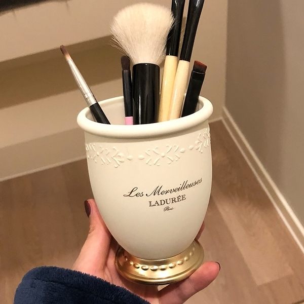 貴族浮雕肖像化妝品刷筒化妝美妝收納桶化妝刷桶筆刷筒桌面收納盒
