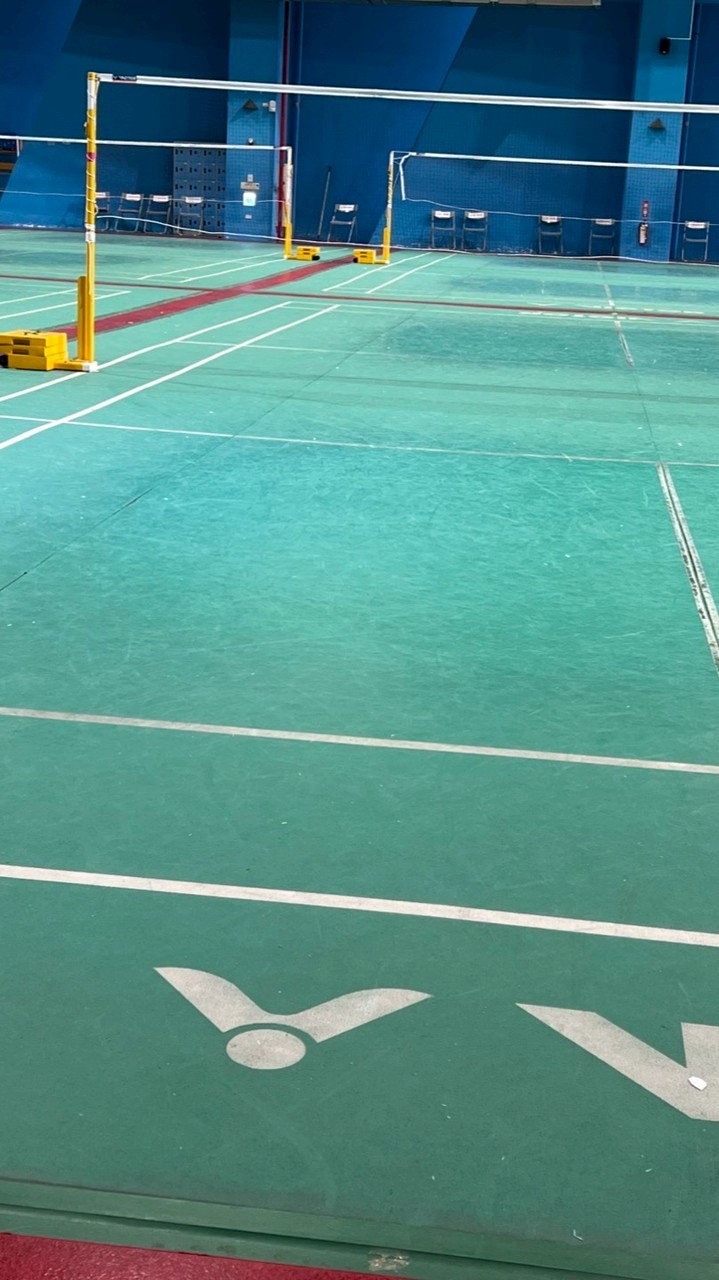 寒假新館早八揪羽球