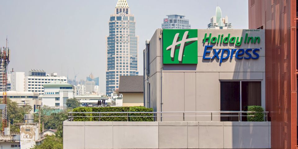 Holidayinnexsathorn Line Official Account