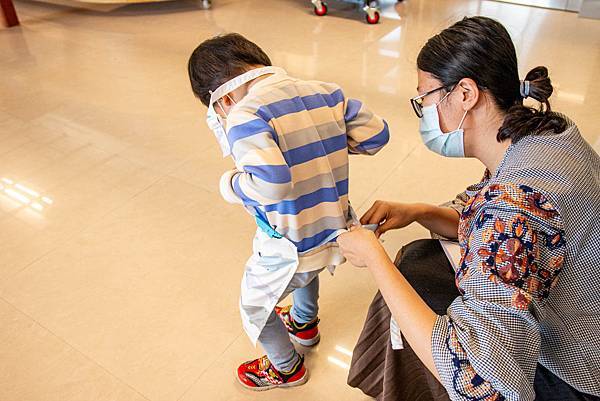 【宜蘭景點】溪和水產觀光工廠-2021年全新開幕！好玩又有趣的漫畫式簡介，多種免費海鮮試吃，飯糰ＤＩＹ與現煮海鮮ＤＩＹ活動玩不膩，美味多種魚料理，門票全抵消費的必玩室內景點