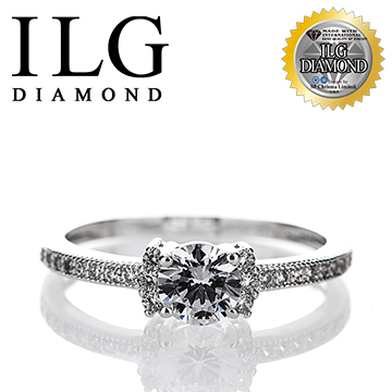 ★美國頂級ILG鑽 - 媲美真鑽，閃耀真鑽光澤★寶石材質：美國頂級ILG鑽石 - 耀眼擬真鑽★寶石車工：主鑽採完美邱比特八心八箭鑽石車工 ★商品材質：外國抗敏材質電鍍頂級白K金色★主鑽約50分★戒指尺