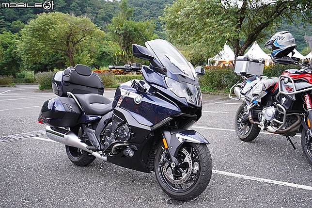 李佳薇現場演唱 R 75 二戰古董車來台 Bmw Motorrad Days 19 重機大會師 Mobile01 Line Today