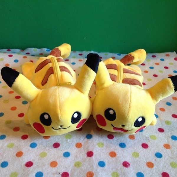 【發現。好貨】神奇寶貝 pokemon 寶可夢 皮卡丘口袋精靈 毛絨筆袋 收納包 化妝包 筆盒