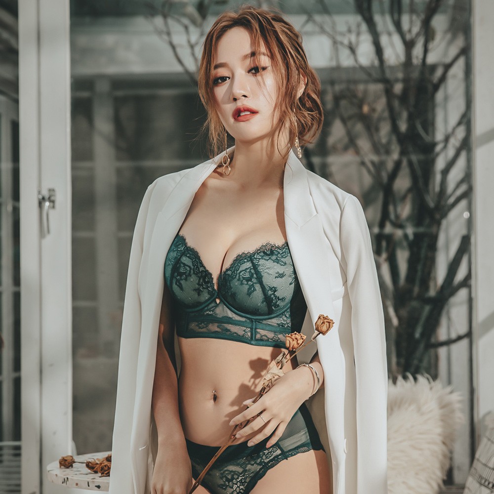 【首購免運費】妒心克洛伊 蕾絲馬甲集中爆乳內衣褲 B-D anSubRosa