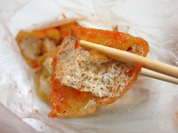 【蘆洲美食】民族路臭豆腐麵線餐車-臭到香氣十足的臭豆腐 【蘆洲美食】民族路臭豆腐麵線餐車-臭到香氣十足的臭豆腐