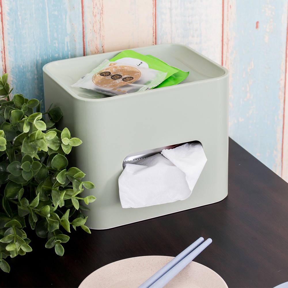 【商品特色】抽取面紙收納盒適用長度小於15公分的面紙或紙巾頂層可放置眼鏡、遙控器等小物小巧可愛底部附加止滑功能適合放置任何居家環境#宜家寶居家收納系列 連結看更多【商品規格】款式：抽取面紙收納盒尺寸：