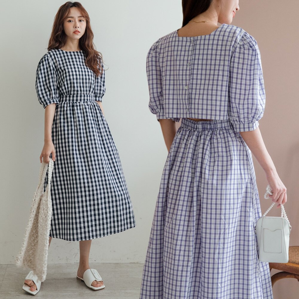 建議手洗，機器洗的話請包洗衣袋並以低速洗滌*洗後吊掛陰乾或平晾，勿烘乾*不能用熨斗熨燙，建議使用蒸汽熨斗燙衣服，另洗滌棉麻衣服時，水溫也不宜過高，保持常溫洗滌較不損傷衣物*棉麻類衣服不宣漫泡，洗滌時間