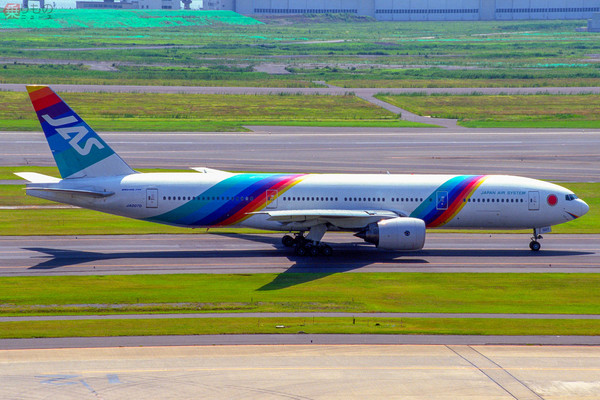 jcwings 1/200 JAL JAS 777-200 レインボーセブン JALでいまなお現役 元JAS「レインボーセブン」見分け方は?（乗りもの