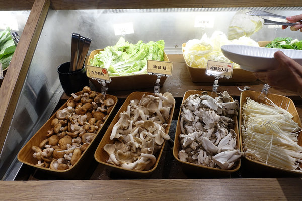 和牛涮日式鍋物放題台北忠孝東店(菜單價位、訂位、生日優惠、小孩收費)，聚餐或一個人都能享用的超值和牛三吃