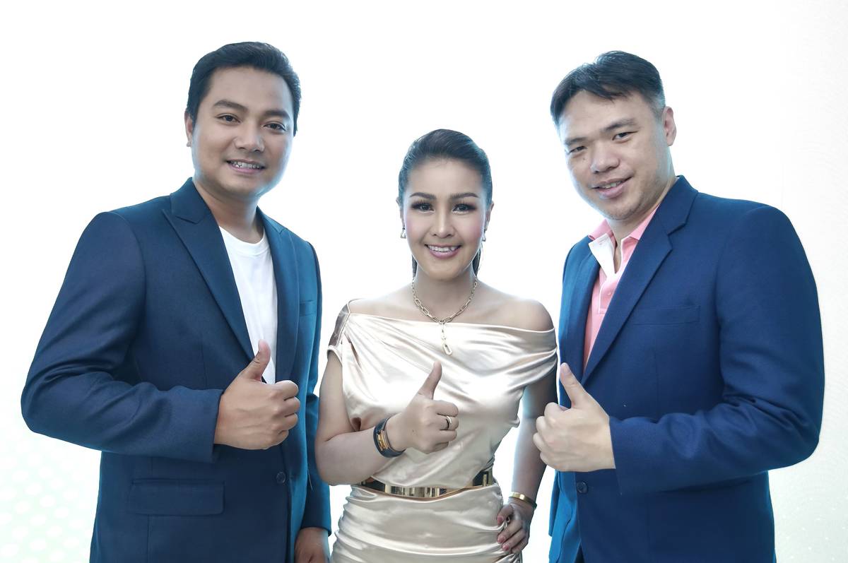 Ying Lee Launches IO Digital Technology with Close Male Friends