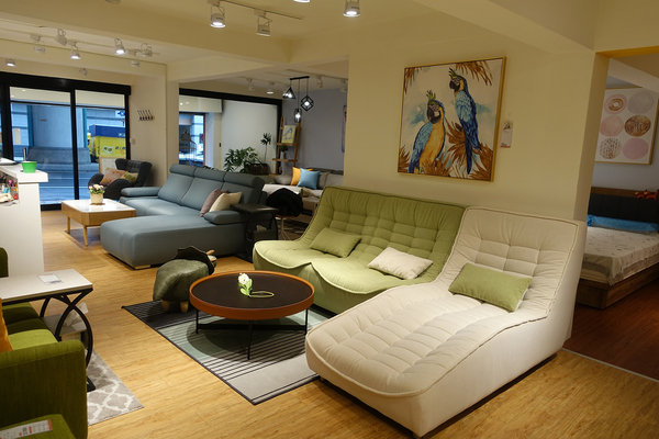 台北布沙發、台北獨立筒床墊-寄居蟹家具館，客製化布沙發訂做，沙發內材保固5年、表布保固一年，工廠直營價且教導風格佈置的台北家具館