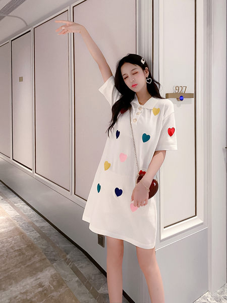 VK旗艦店 韓系娃娃領寬鬆針織刺繡愛心短袖洋裝