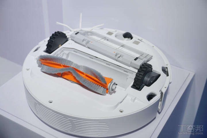 石頭掃地機器人第二代 S6 聯手燦坤登台，掃拖二合一、更聰明智慧