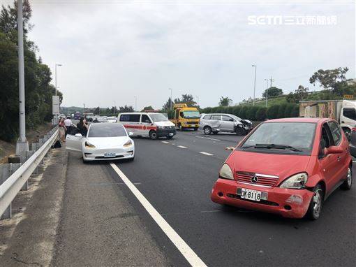 國3車禍噴出5歲童　路人CPR救命