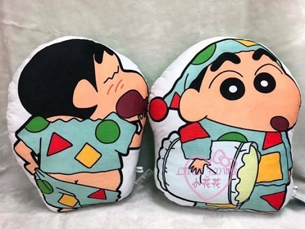 小花花日本精品蠟筆小新幾何圖形睡衣造型公仔抱枕枕頭午睡枕單一價現貨12354603