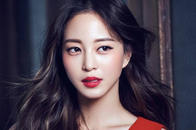 5 Tips Memakai Lipstik Merah Ala Korea Agar Tampil Menawan Womantalk Com Line Today