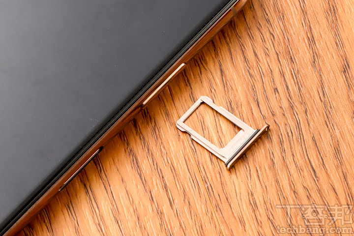 iPhone XS 第一手開箱！細看水潤金色機身、後製景深控制實測 (內含影片)