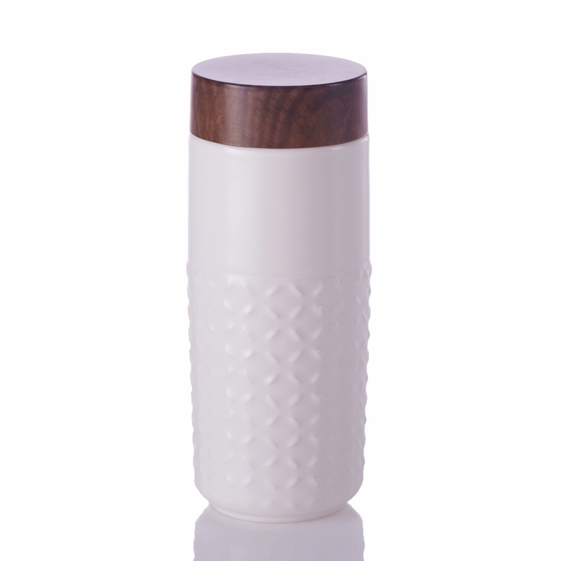 品牌：乾唐軒顏色：牙白保固：一年材質：活瓷尺寸：7x7x17.3㎝ / 350ml內容介紹：根據台北101摩天大樓重疊結構元素創作靈感，而設計的專為現代都市生活一族，所量身打造的時尚款型。杯身結構與紋