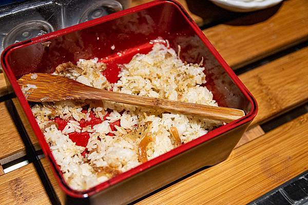 【宜蘭景點】溪和水產觀光工廠-2021年全新開幕！好玩又有趣的漫畫式簡介，多種免費海鮮試吃，飯糰ＤＩＹ與現煮海鮮ＤＩＹ活動玩不膩，美味多種魚料理，門票全抵消費的必玩室內景點