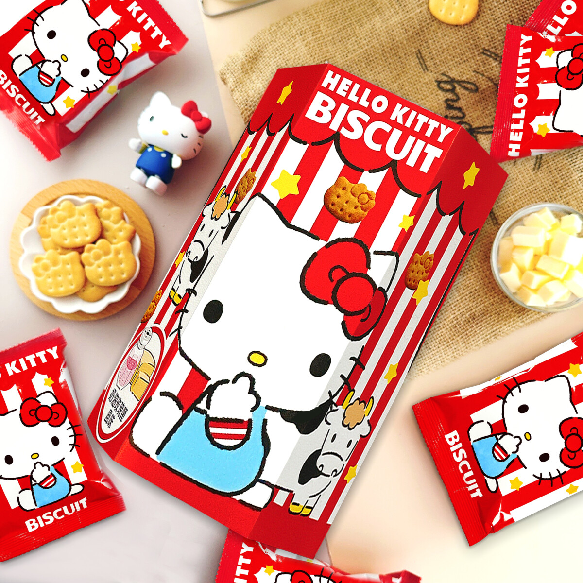 Kitty在超商！7-11、全家開賣「Hello Kitty薄餅生乳蛋糕」，草莓+卡士達布丁內餡太讚