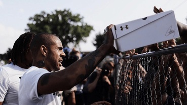 新聞分享 / 聲援 #AntiBaitTruck 社會運動 Stephen Curry 捐獻 1000 雙 Under Armour Curry 5