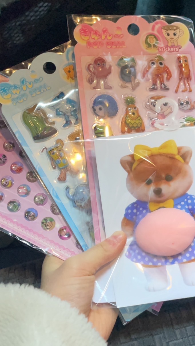 シール好きな人集まれー(๑♡∀♡๑)