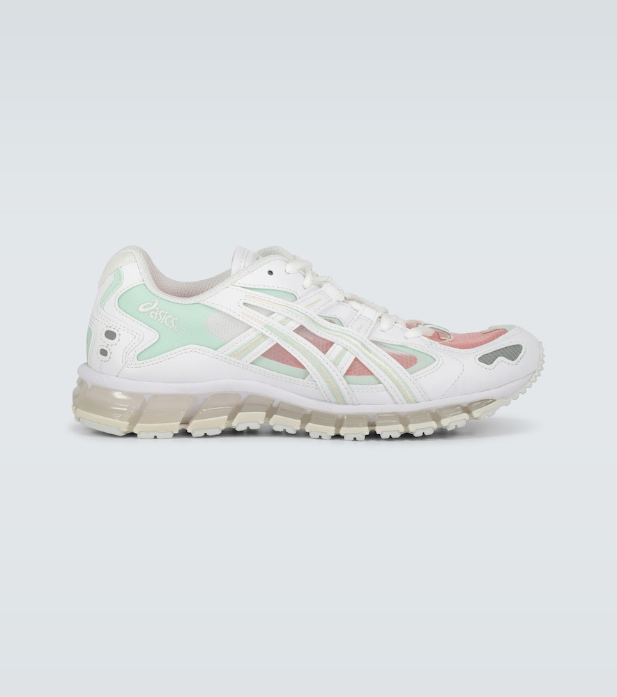 Boasting 360 degrees of GEL™ technology for shock absorption and comfort, the GEL-KAYANO 5 360 sneak