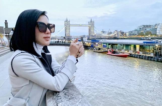 Gaya Liburan Syahrini Saat Di London Yang Cetar Banget