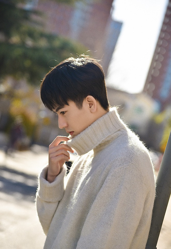 十月熱播陸劇男主角4：張凌赫 飾演《心動的瞬間》麥司衝