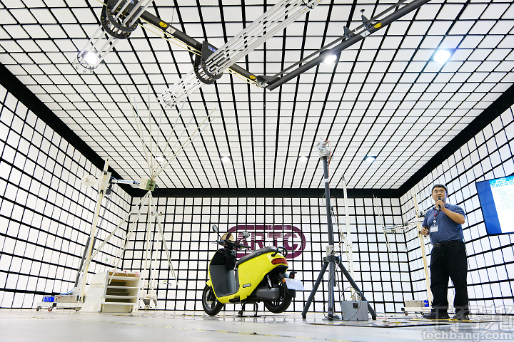 【影音】帶你看國內電動機車最高考驗的 TES 測試 8大「關卡」，除了得爬山、涉水，還要檢驗電磁波？！