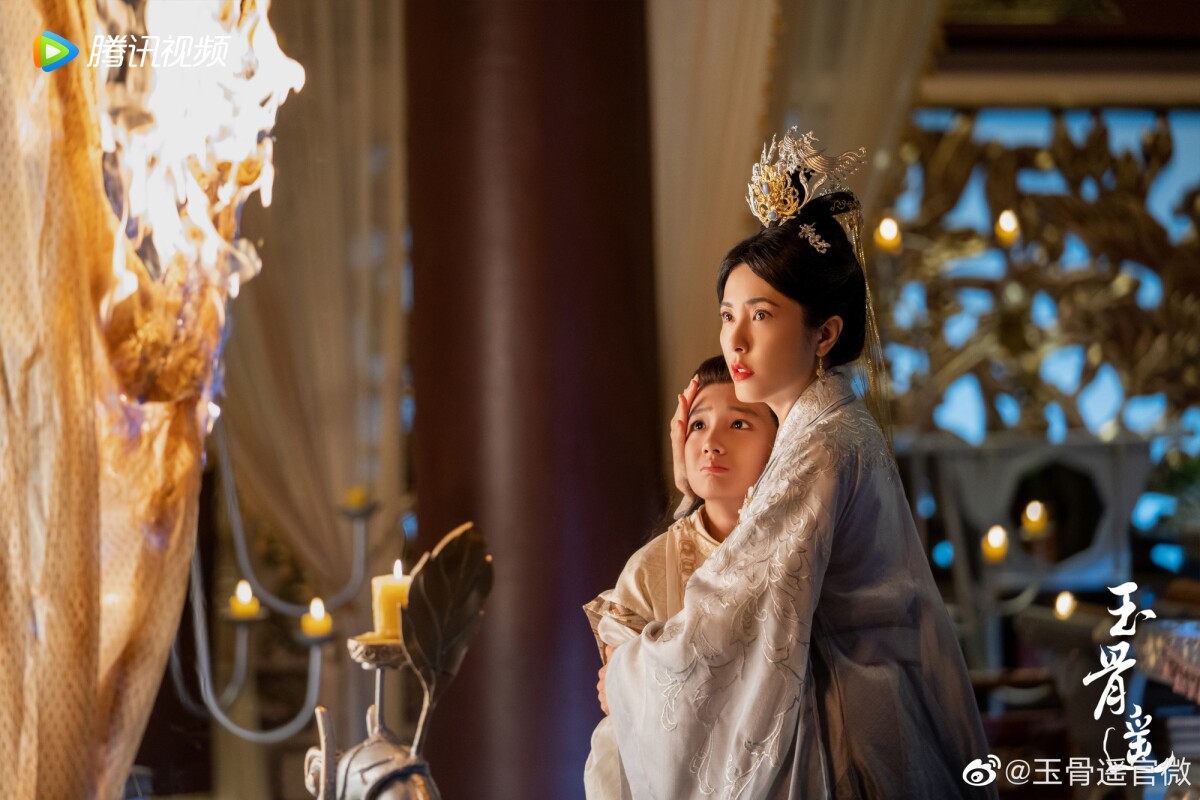 《玉骨遙》演員古裝vs.時裝！肖戰、王楚然中規中矩，任敏、盧昱曉翻車被吐槽！