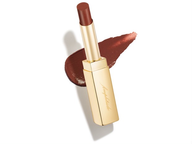 鈴木えみのセルフメイク 気になる新色 ブラウンリップを春っぽく